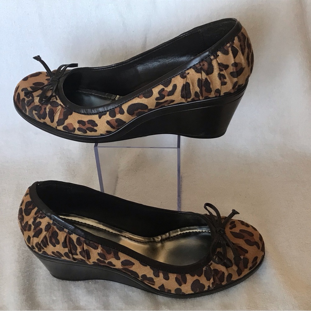 Style & Co animal print fabric wedges size 7